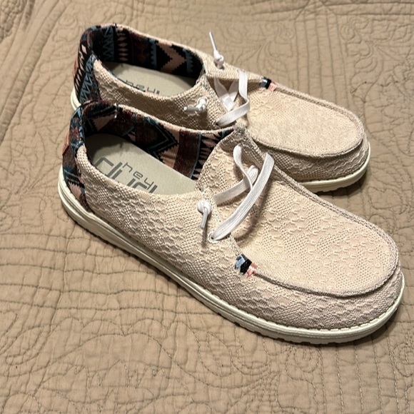 Hey Dude - Picture 2 of 6